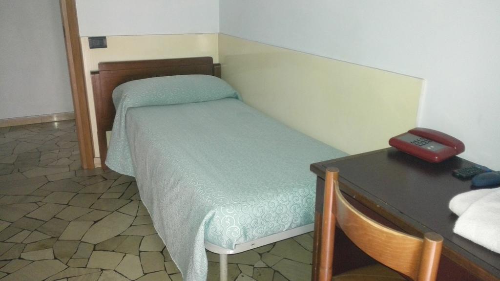 וארסה Hotel Mira חדר תמונה
