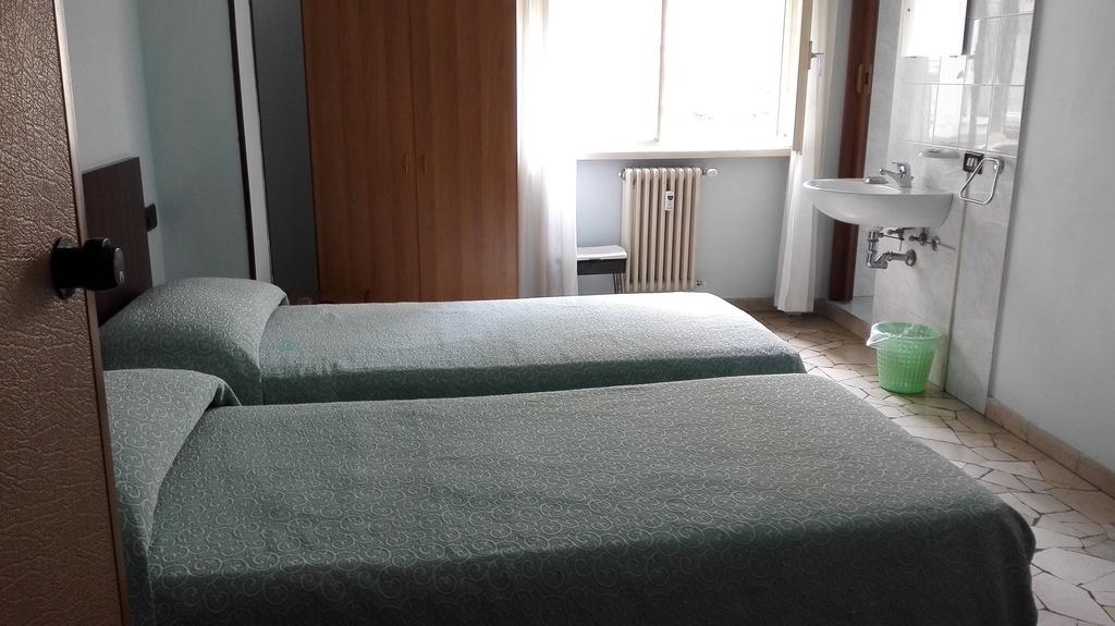 וארסה Hotel Mira חדר תמונה