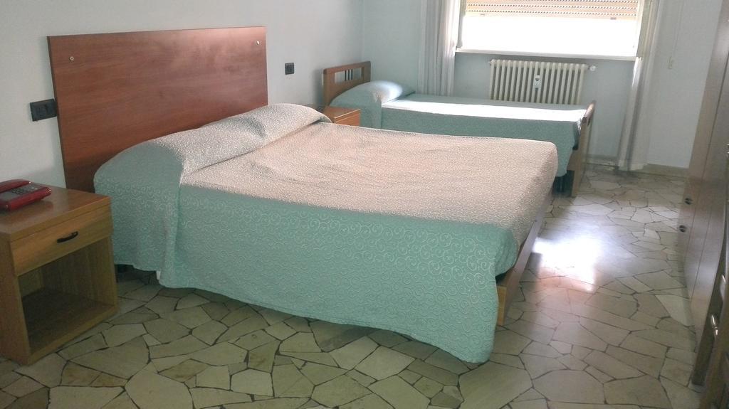 וארסה Hotel Mira חדר תמונה