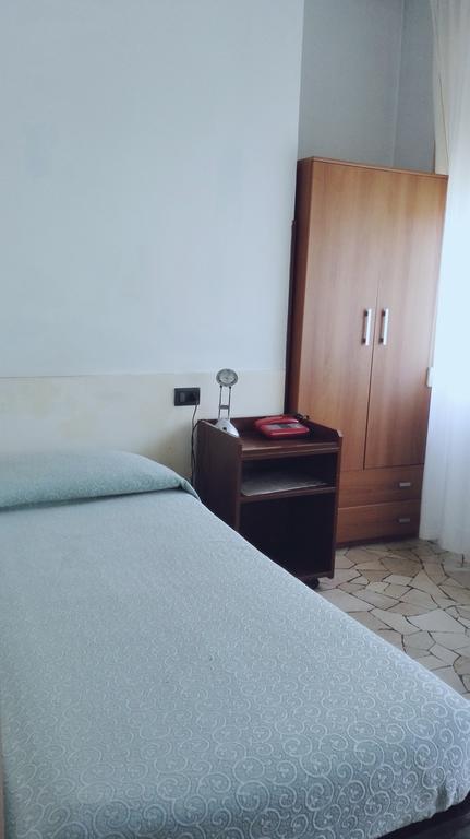 וארסה Hotel Mira מראה חיצוני תמונה
