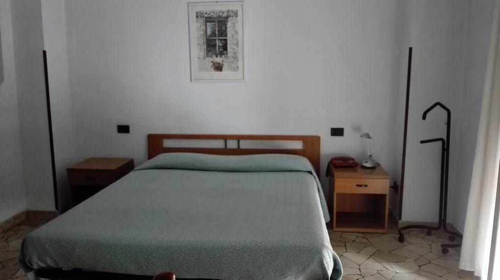 וארסה Hotel Mira מראה חיצוני תמונה