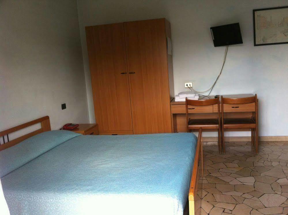וארסה Hotel Mira מראה חיצוני תמונה